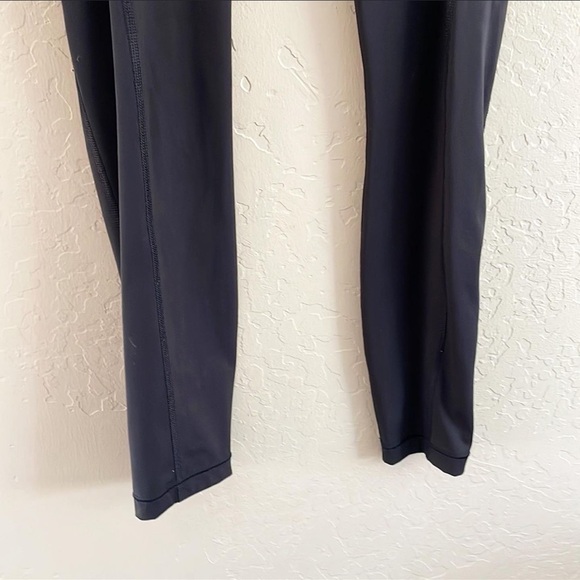 Athleta Black Ultimate Stash Pocket 7/8 Tight - Picture 4 of 8